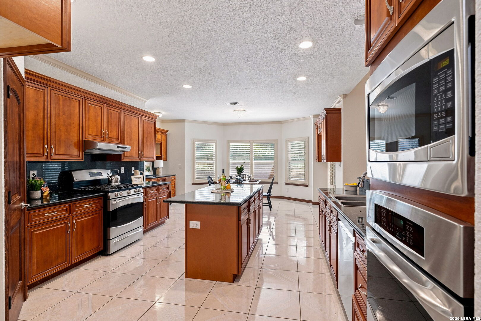 6519 Kings Crown W San Antonio TX 78233