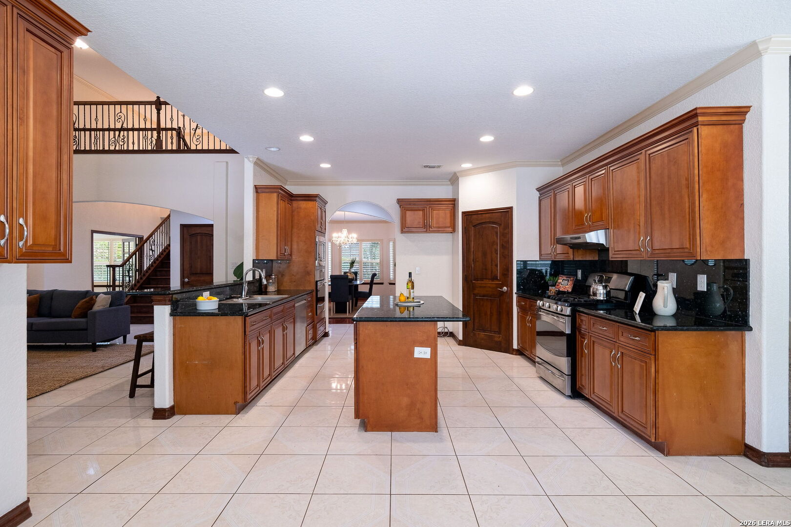 6519 Kings Crown W San Antonio TX 78233