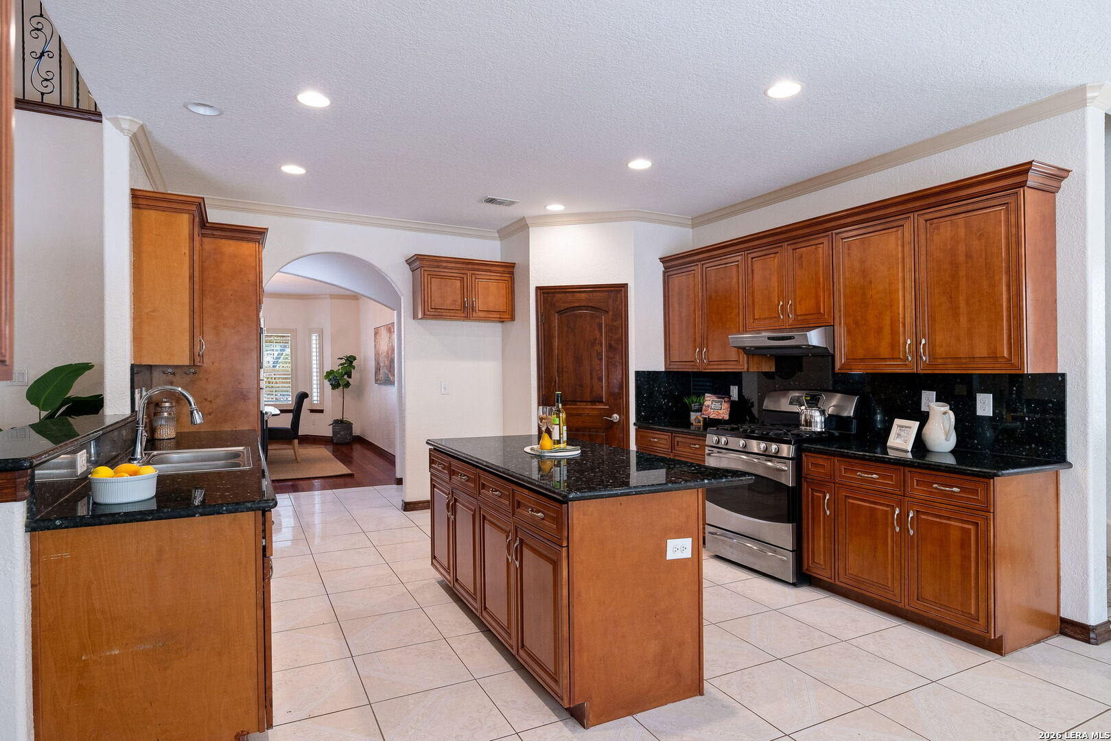 6519 Kings Crown W San Antonio TX 78233