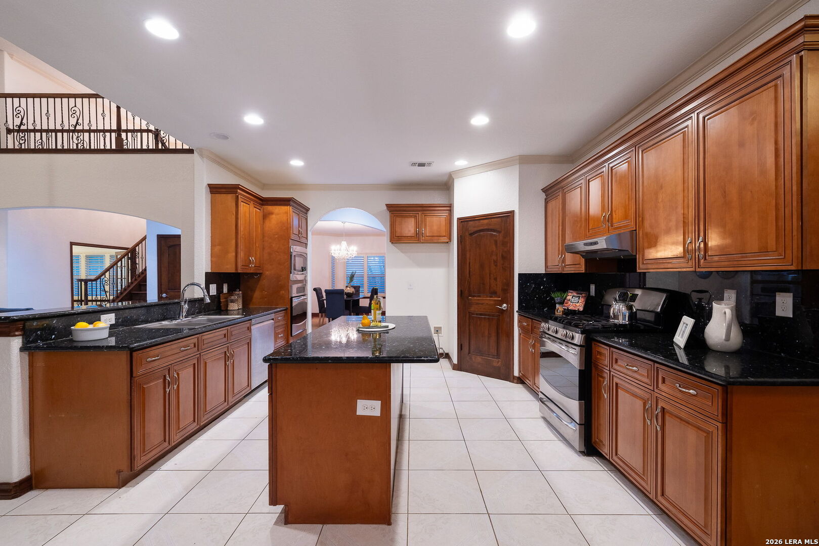 6519 Kings Crown W San Antonio TX 78233