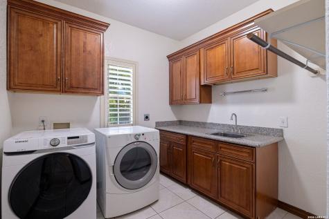 6519 Kings Crown W San Antonio TX 78233