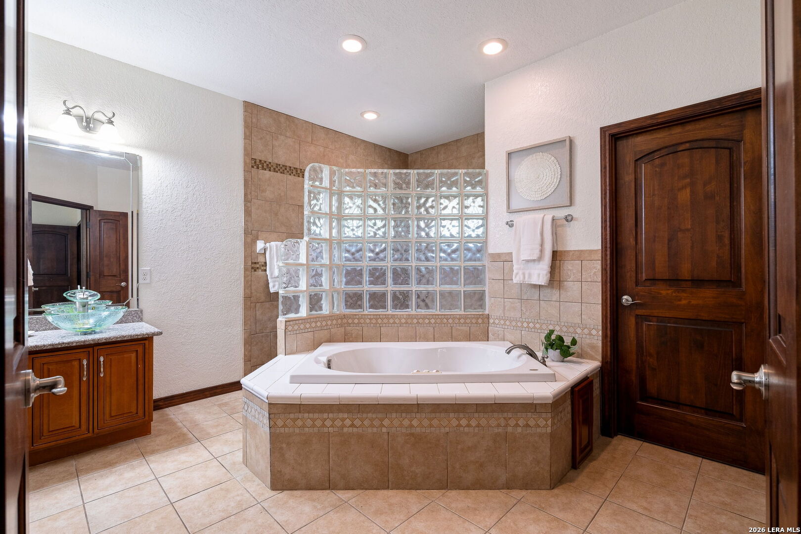 6519 Kings Crown W San Antonio TX 78233