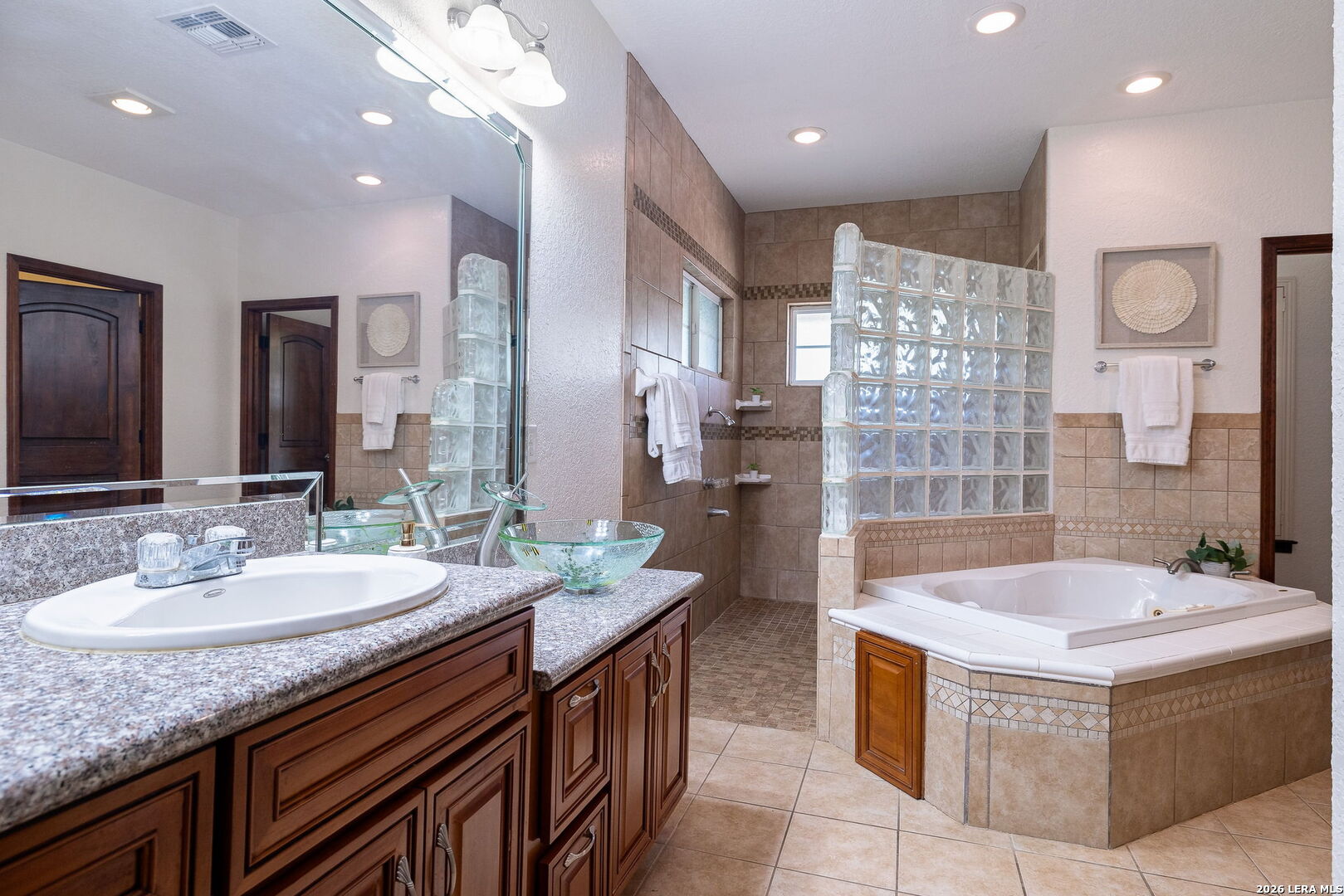 6519 Kings Crown W San Antonio TX 78233
