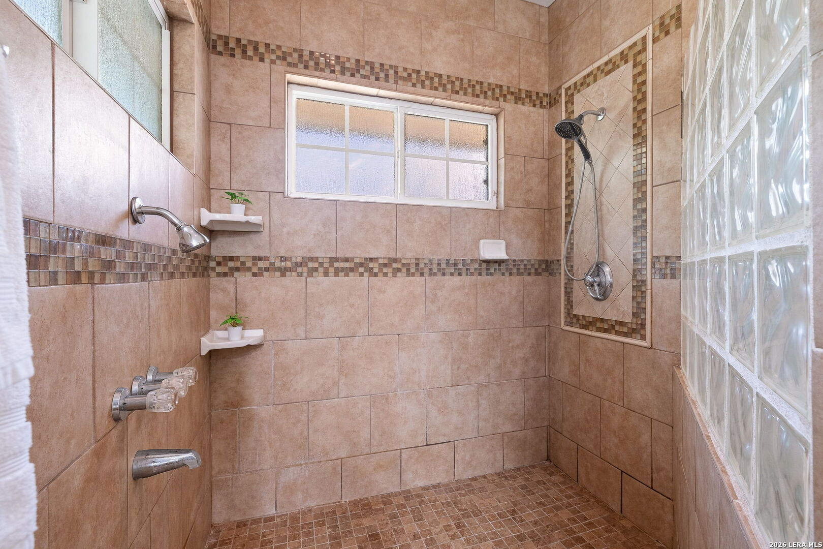 6519 Kings Crown W San Antonio TX 78233