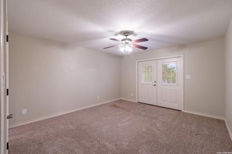 6519 Kings Crown W San Antonio TX 78233