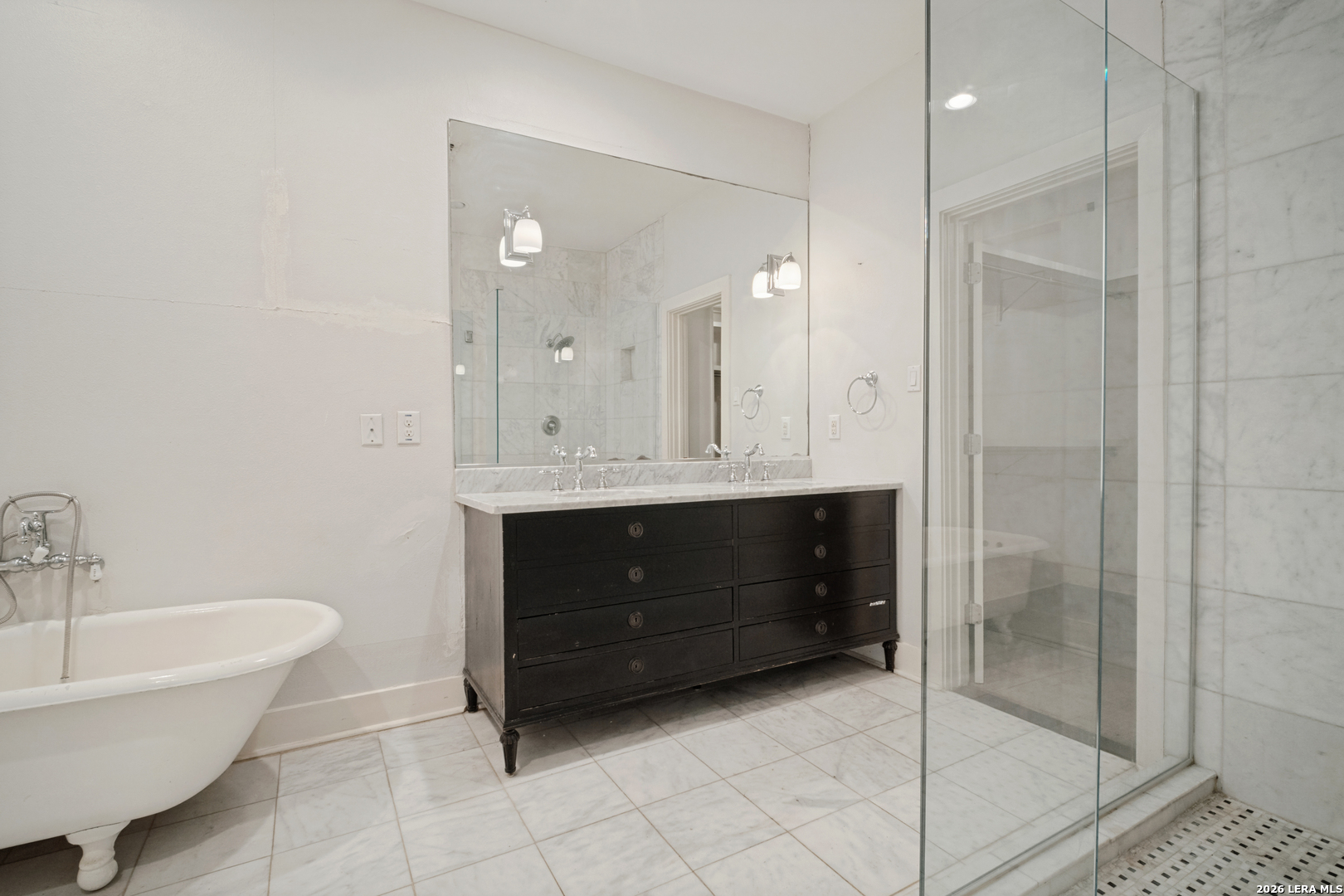423 Queen Anne Court San Antonio TX 78209