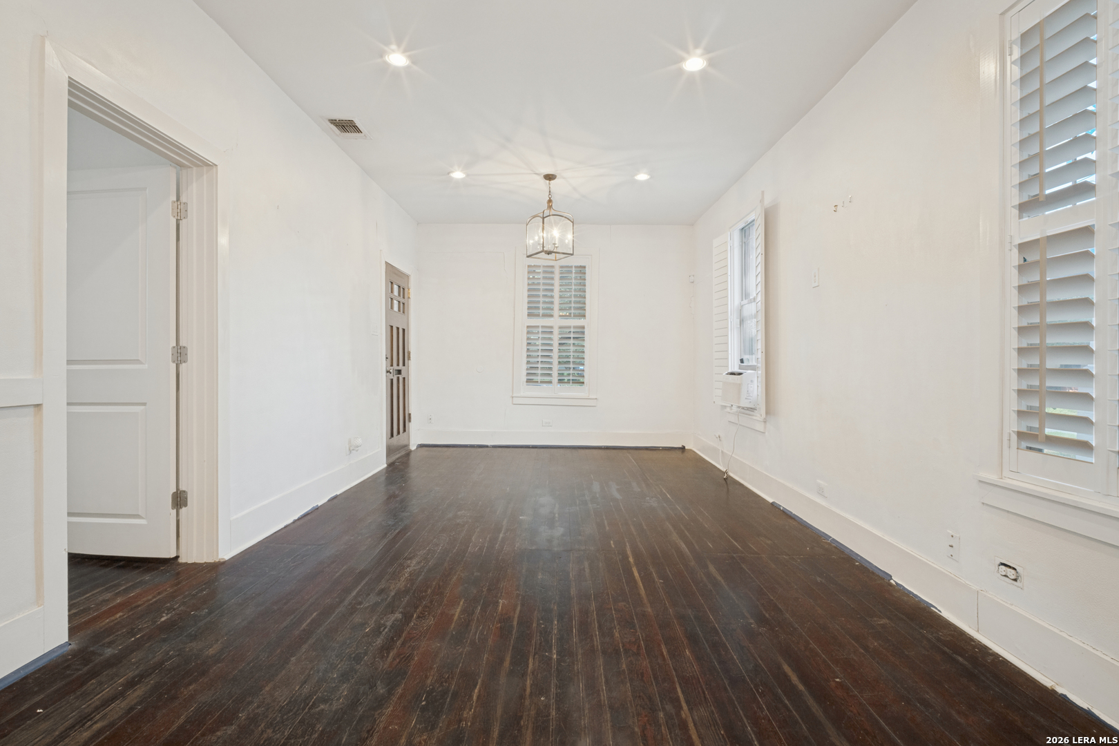 423 Queen Anne Court San Antonio TX 78209