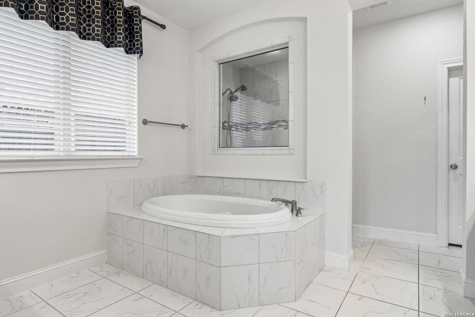 25847 Warbler View San Antonio TX 78255
