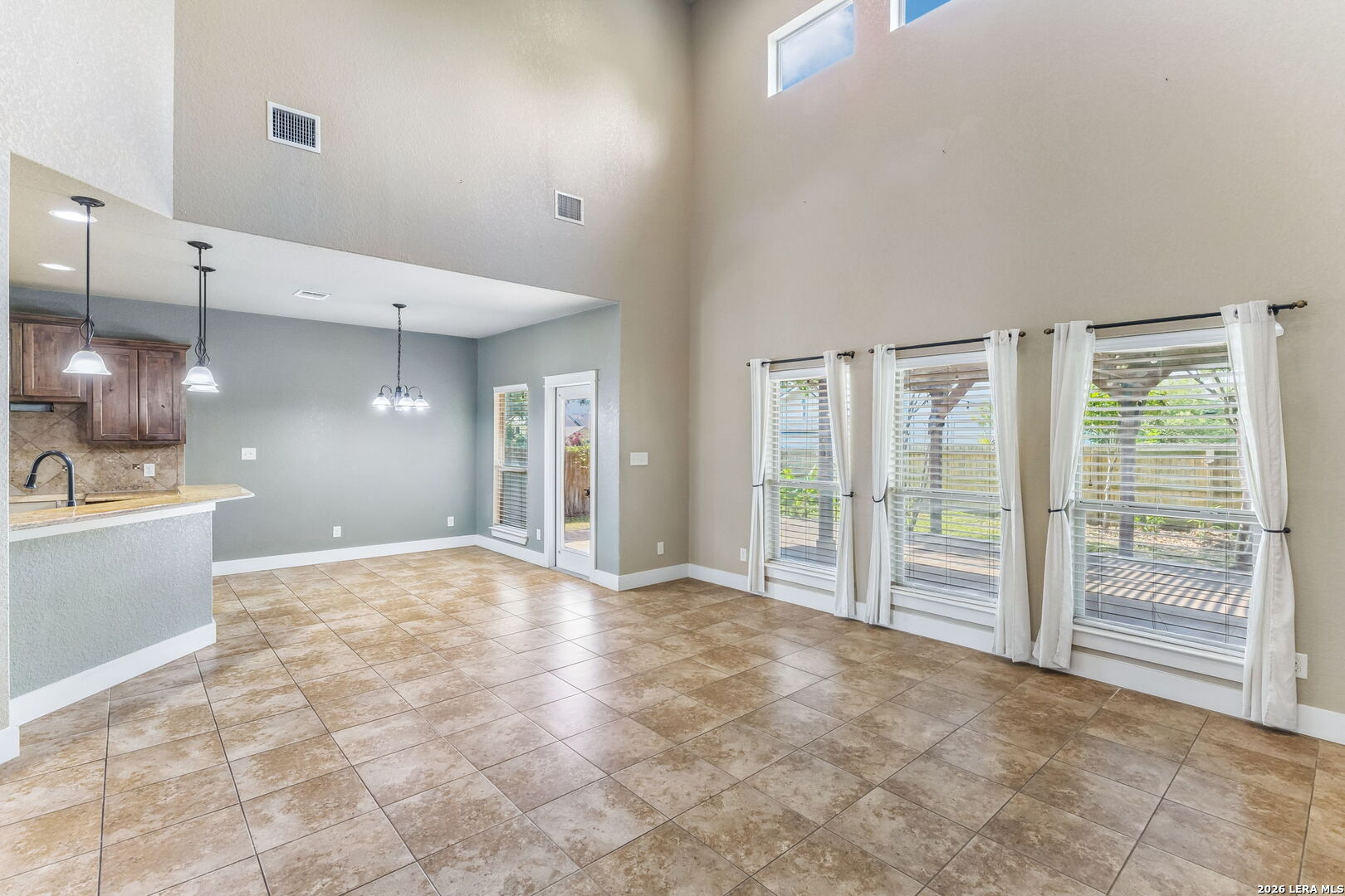 1627 Stone Haven Pleasanton TX 78064