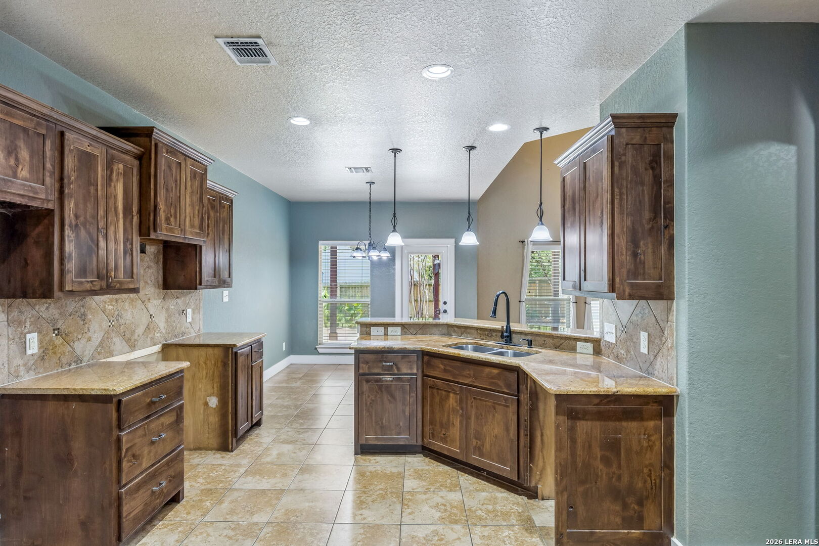 1627 Stone Haven Pleasanton TX 78064