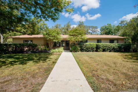 1106 28th Street Hondo TX 78861