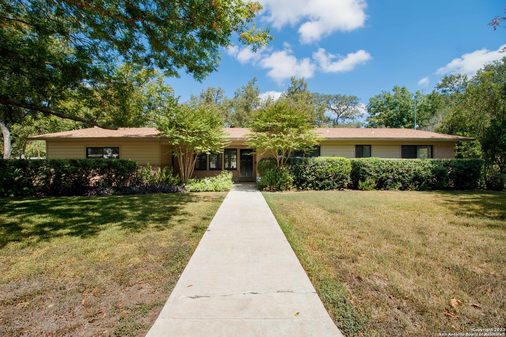 1106 28th Street Hondo TX 78861