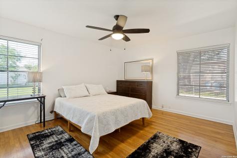 219 Pinewood Lane San Antonio TX 78216