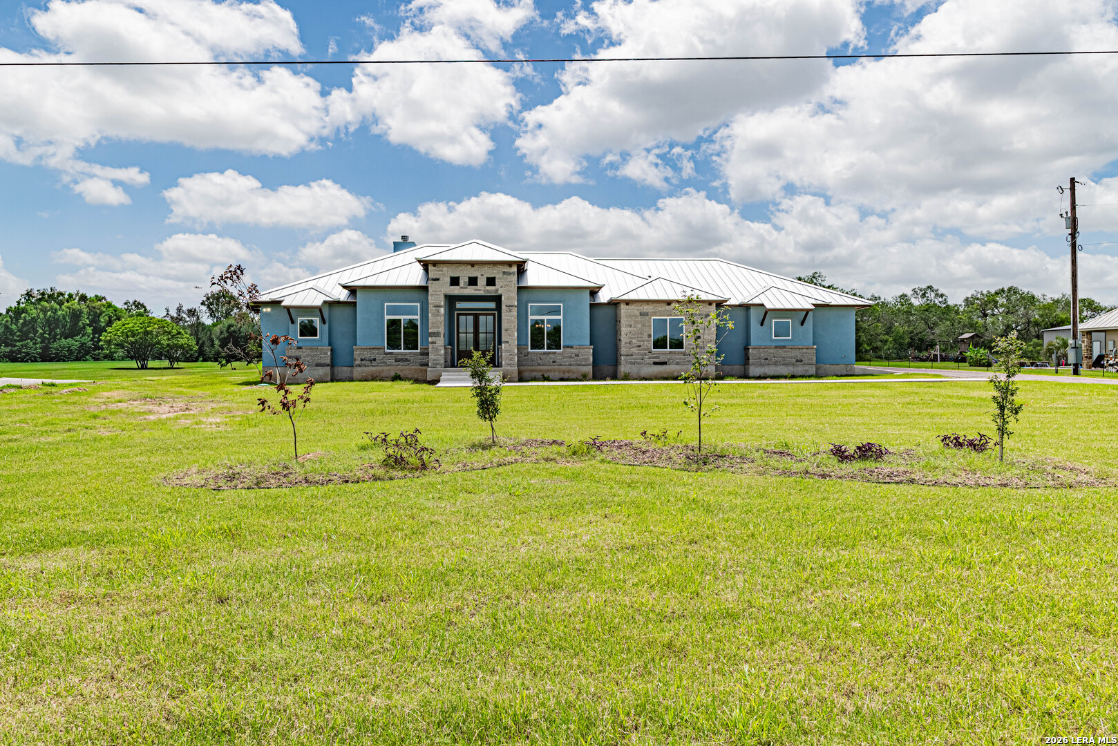 731 County Road 356 Adkins TX 78101