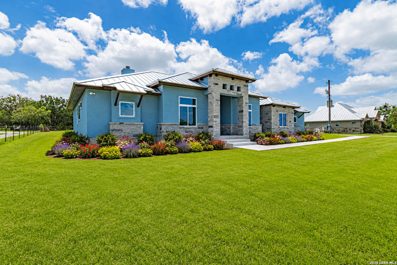 731 County Road 356 Adkins TX 78101