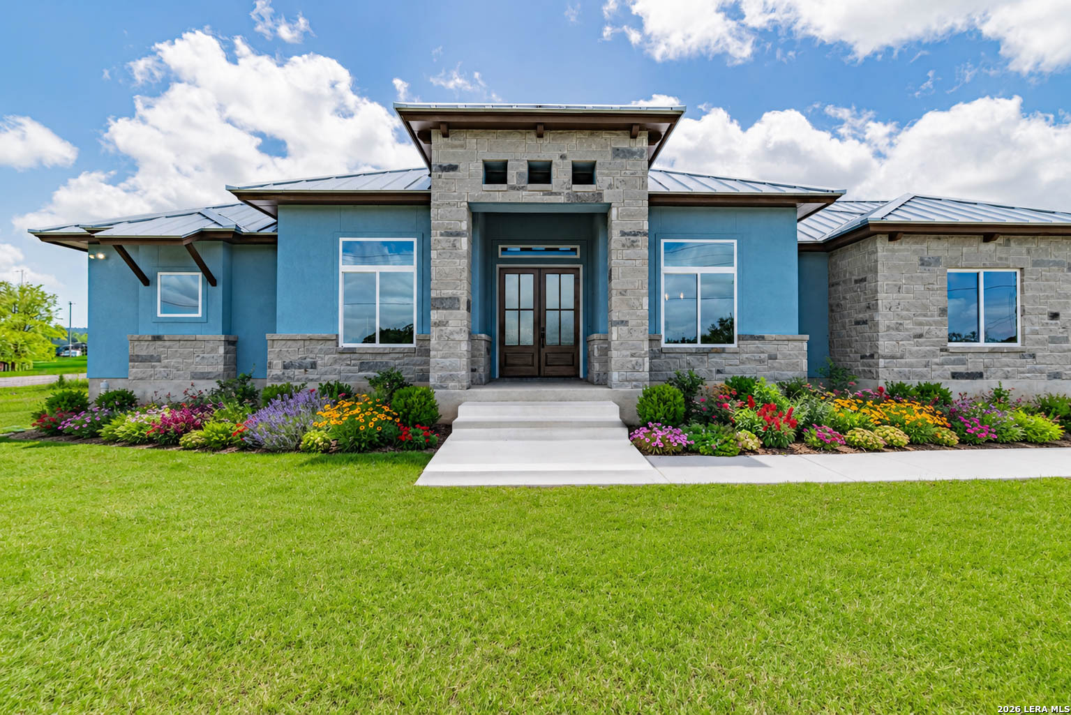 731 County Road 356 Adkins TX 78101
