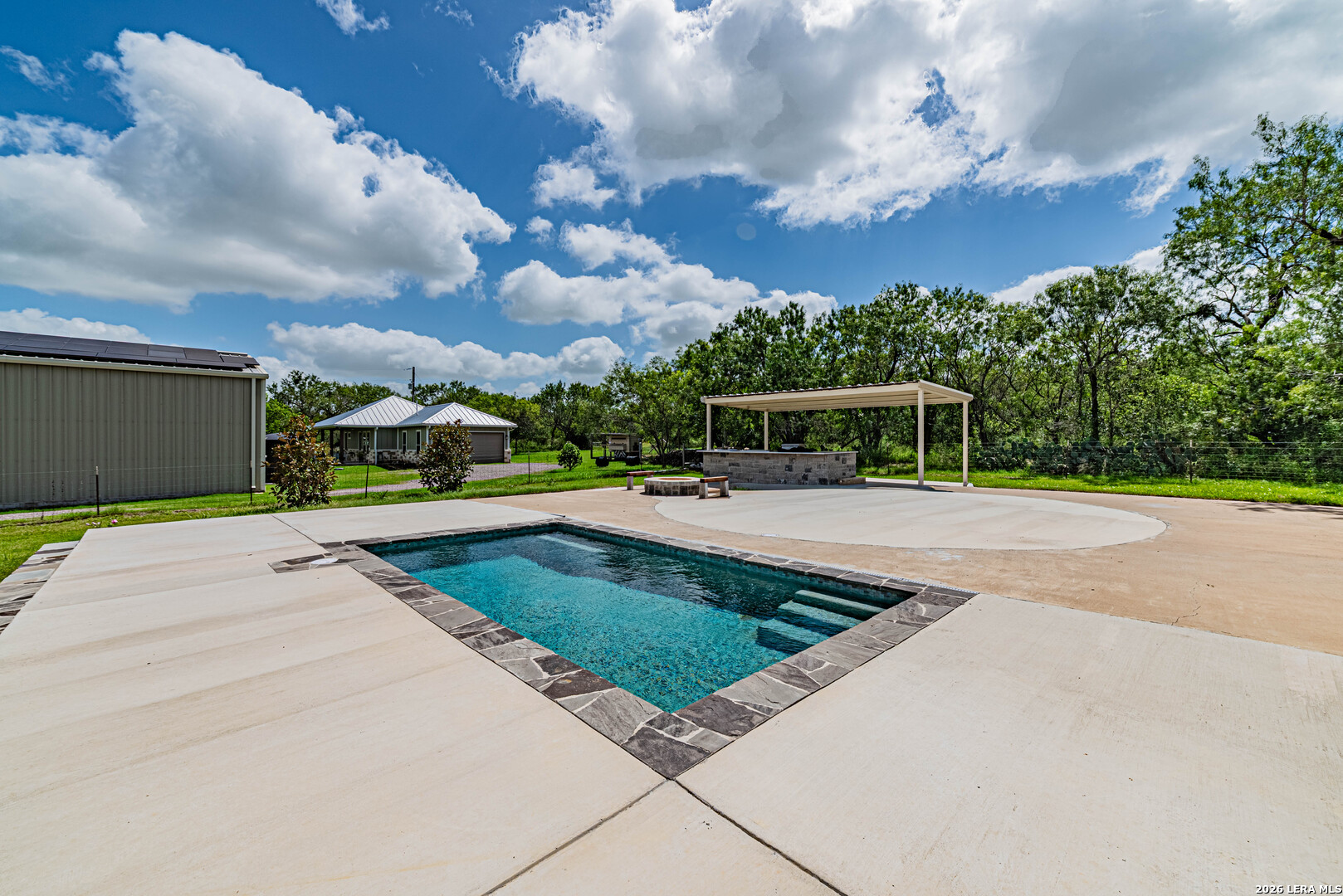 731 County Road 356 Adkins TX 78101