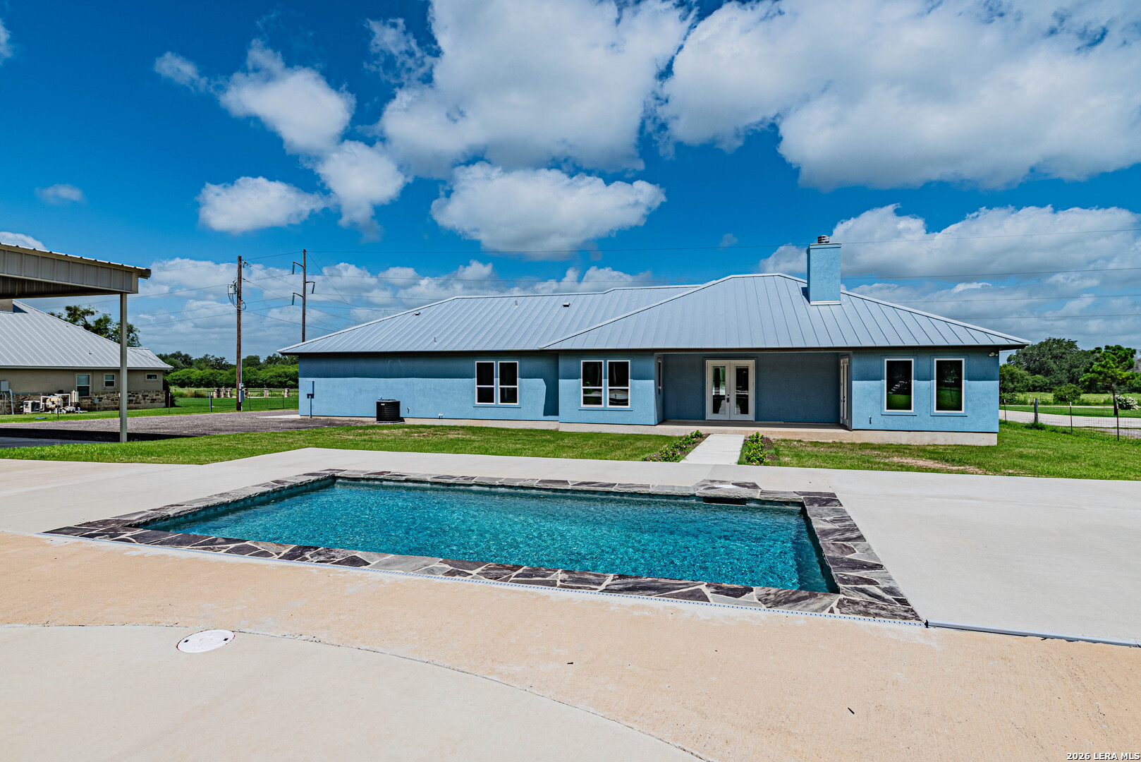 731 County Road 356 Adkins TX 78101