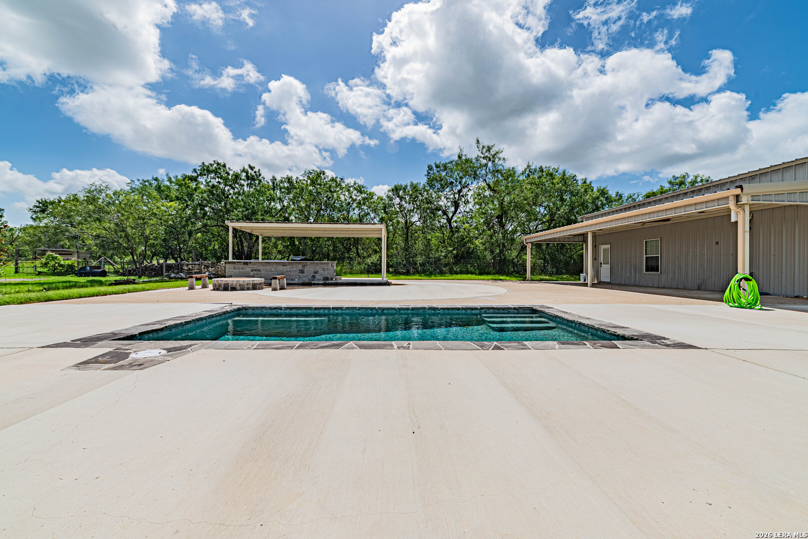 731 County Road 356 Adkins TX 78101