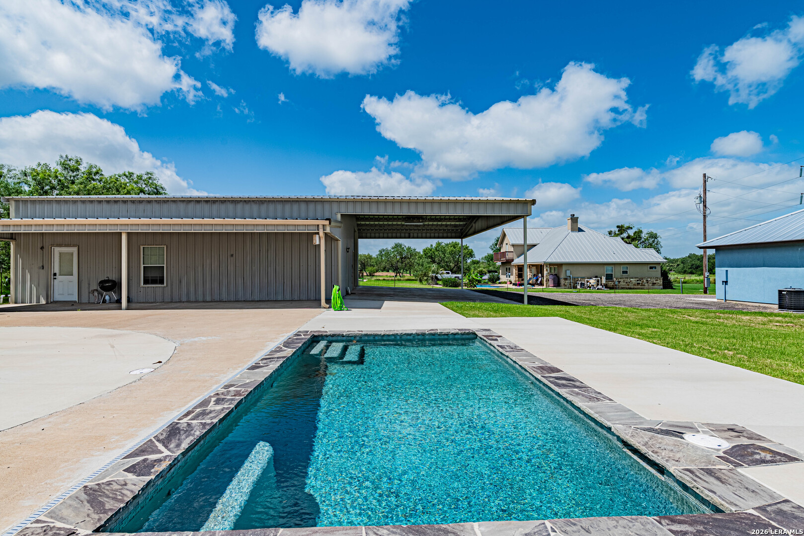 731 County Road 356 Adkins TX 78101