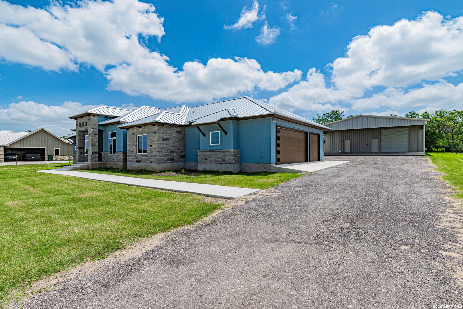 731 County Road 356 Adkins TX 78101