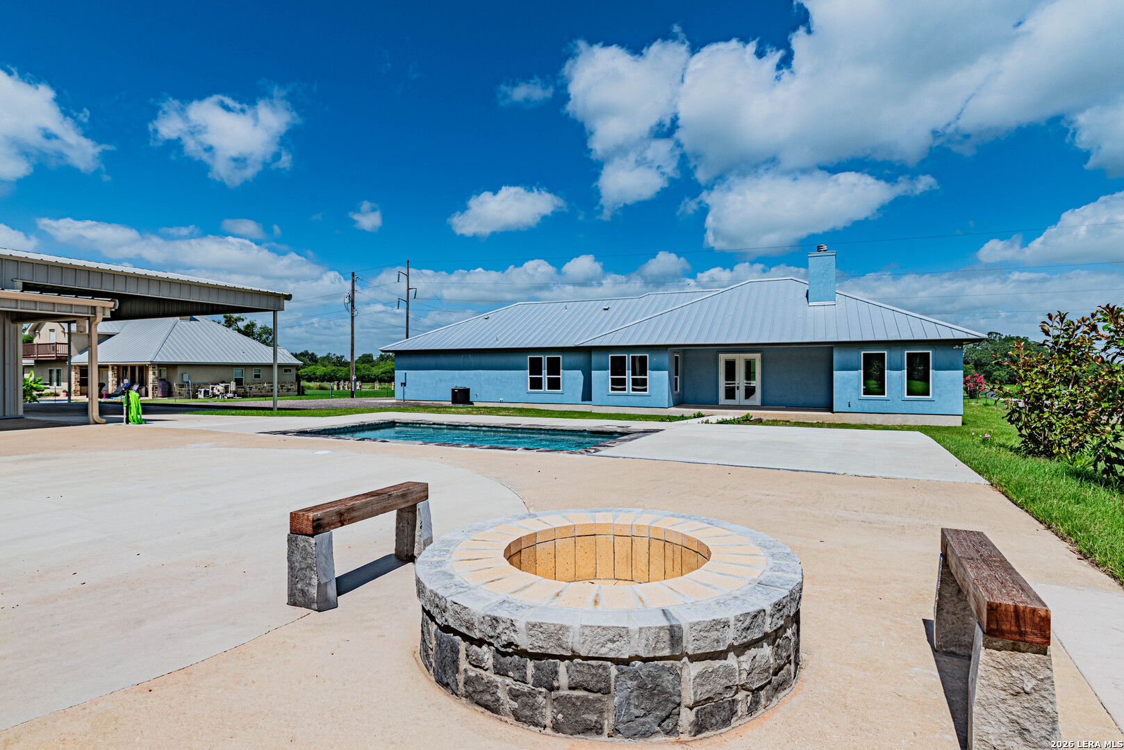 731 County Road 356 Adkins TX 78101