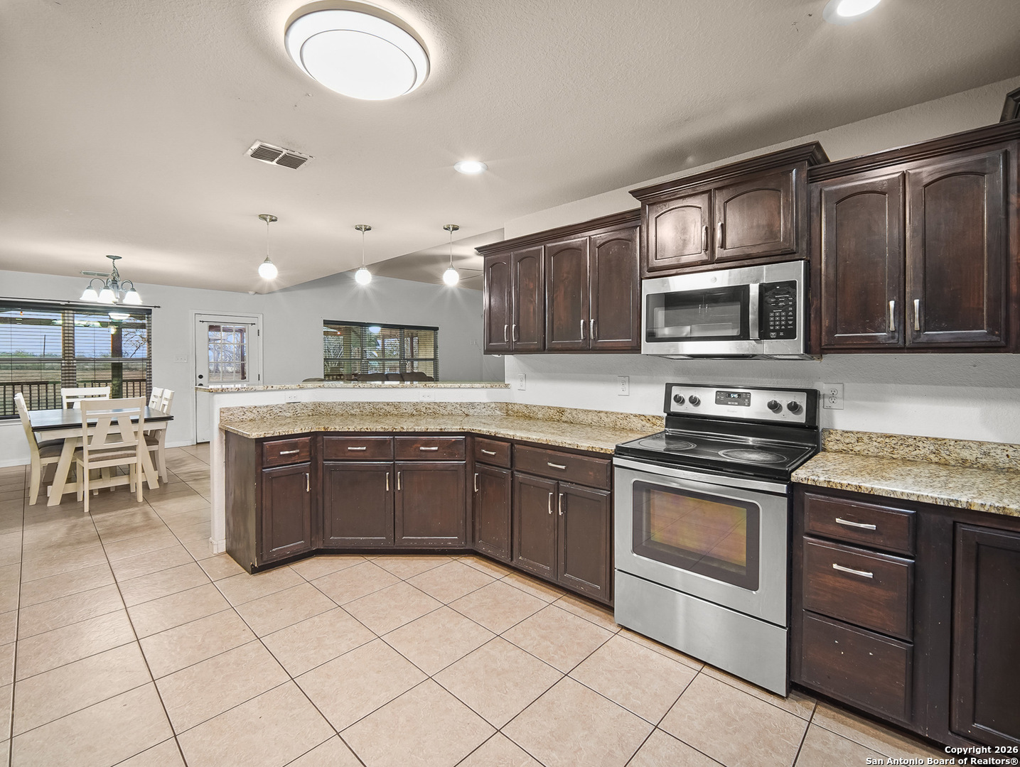 312 Edgehill Pleasanton TX 78064