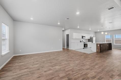 3719 Commercial San Antonio TX 78221