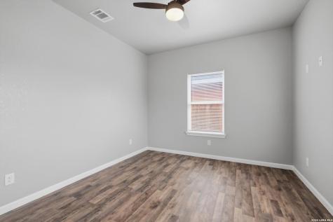 3719 Commercial San Antonio TX 78221