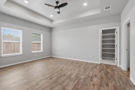 3719 Commercial San Antonio TX 78221