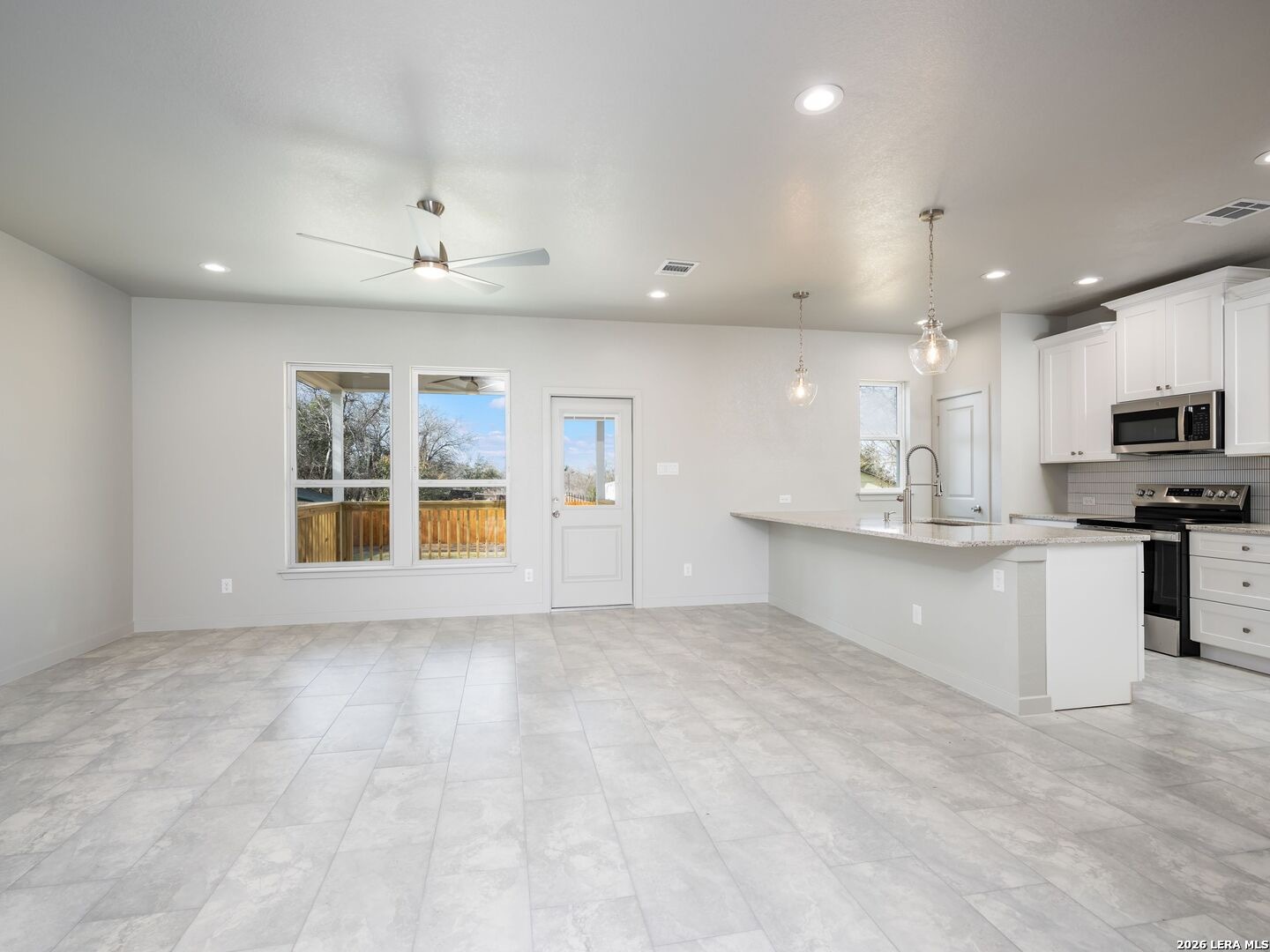 14657 Main Lytle TX 78052
