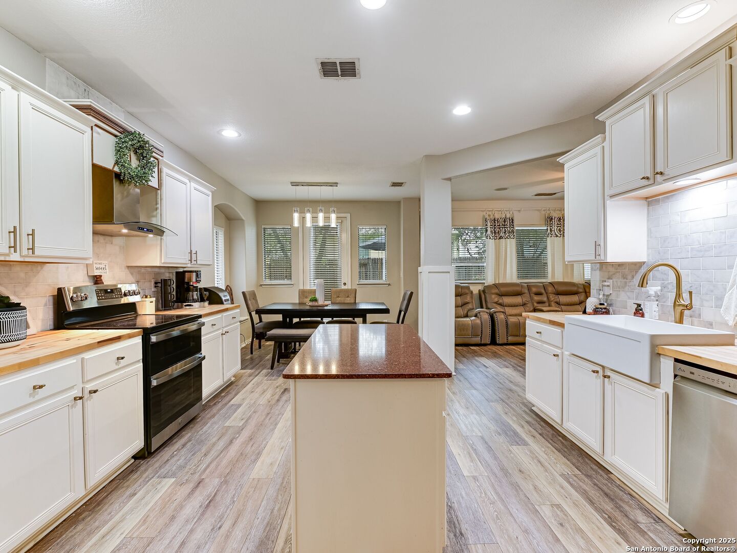 1215 Cresswell Cove San Antonio TX 78258