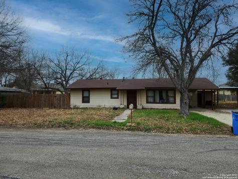 1137 Sycamore Street Seguin TX 78155