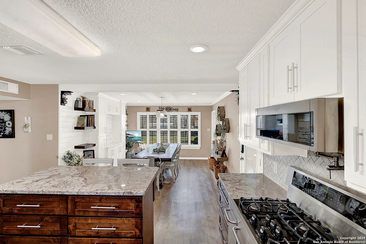 1106 G Street Floresville TX 78114