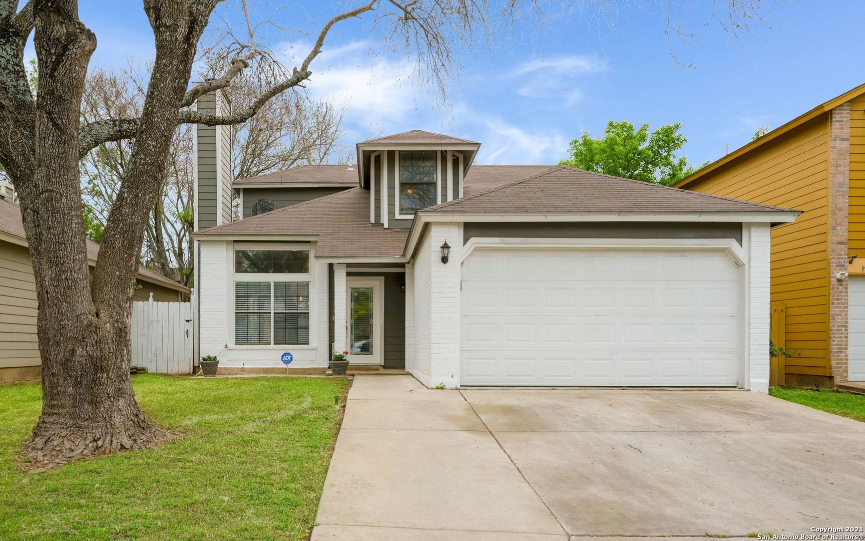 9390 Village Lance San Antonio TX 78250