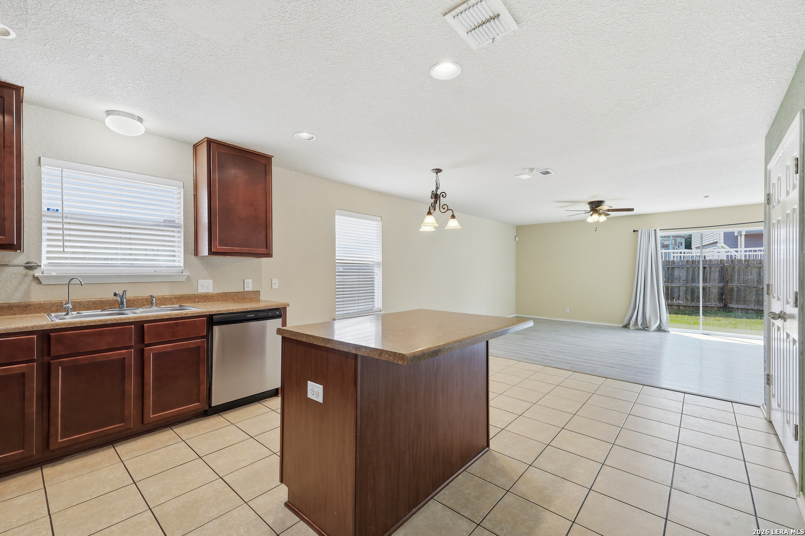 419 Dolly Drive Converse TX 78109