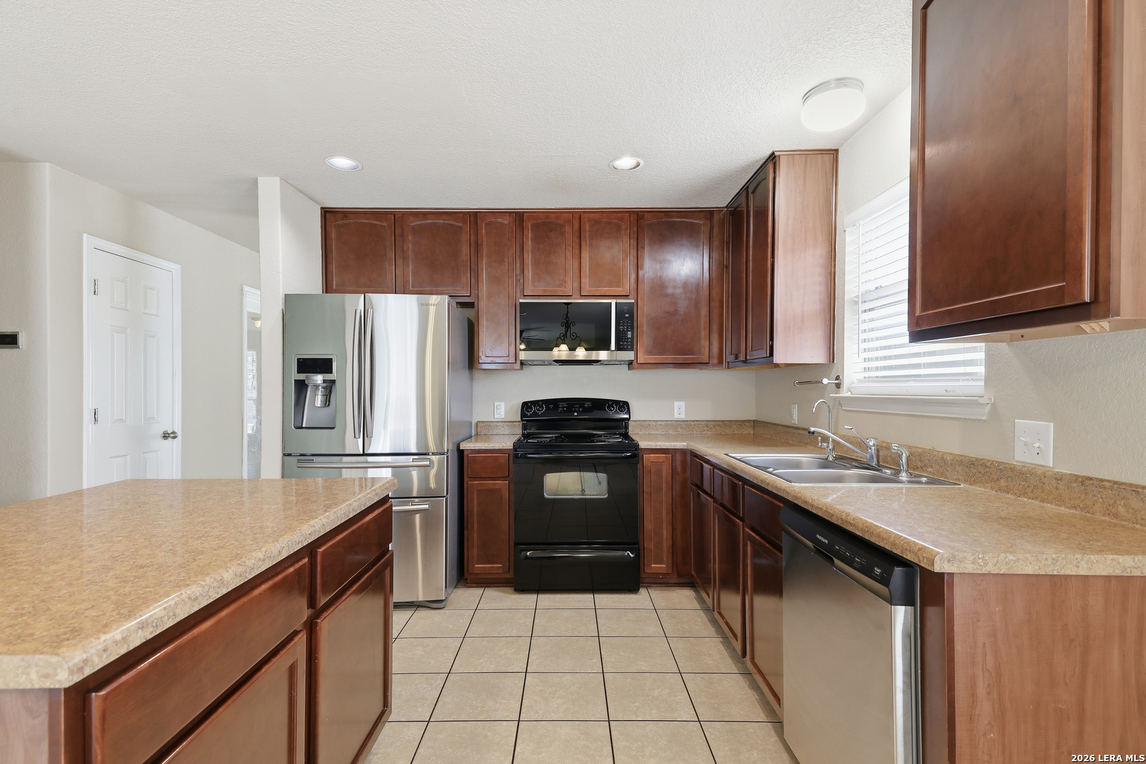 419 Dolly Drive Converse TX 78109