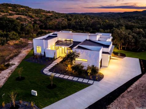 23205 Logan Canyon San Antonio TX 78255