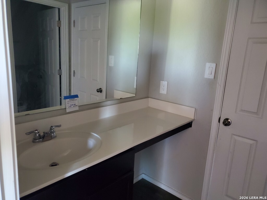 531 Pleasanton Spring San Antonio TX 78221