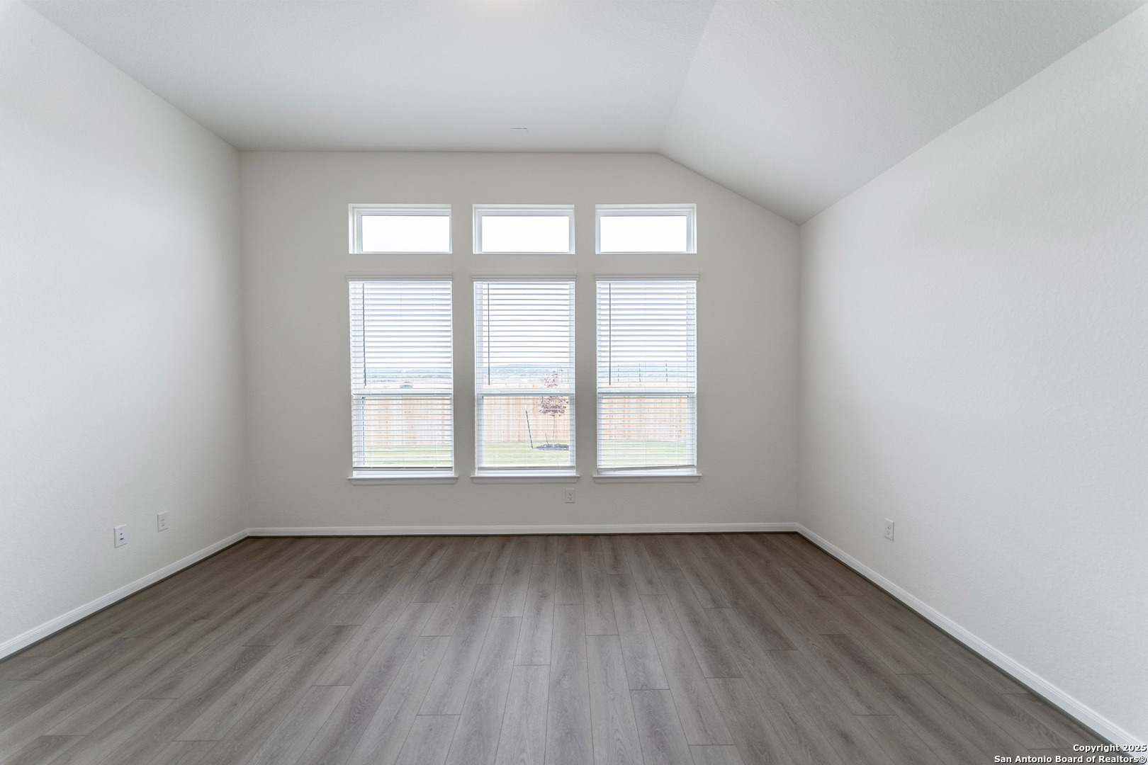 162 Ednie Lane Mico TX 78066