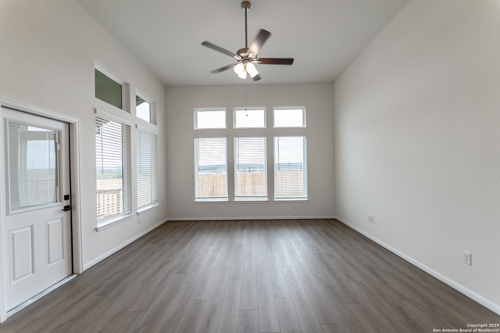 162 Ednie Lane Mico TX 78066