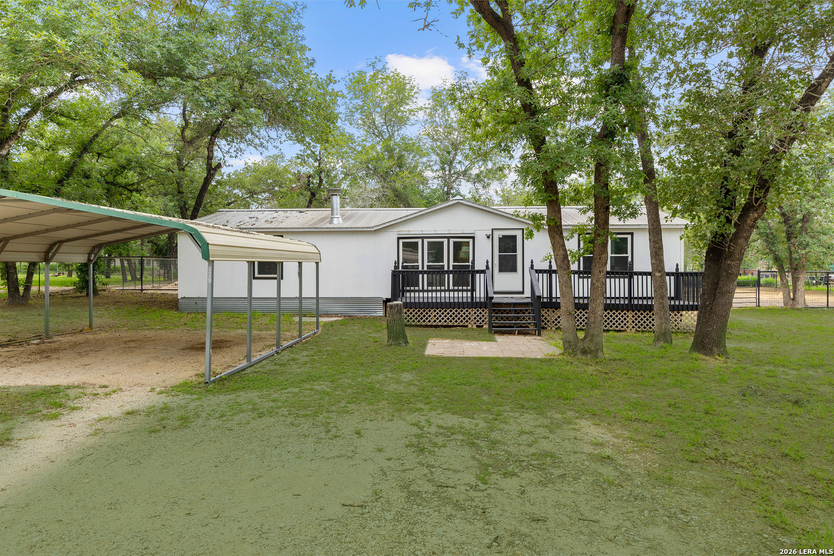 929 Hickory Grove La Vernia TX 78121