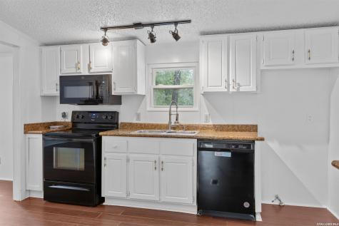 929 Hickory Grove La Vernia TX 78121
