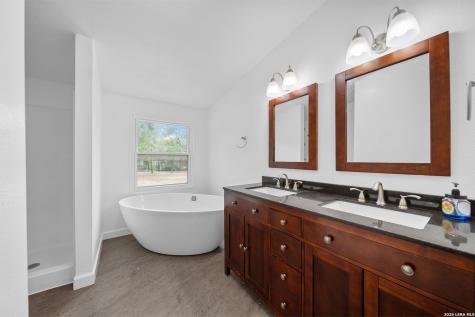 929 Hickory Grove La Vernia TX 78121