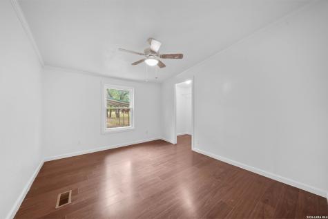 929 Hickory Grove La Vernia TX 78121