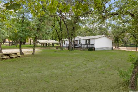 929 Hickory Grove La Vernia TX 78121
