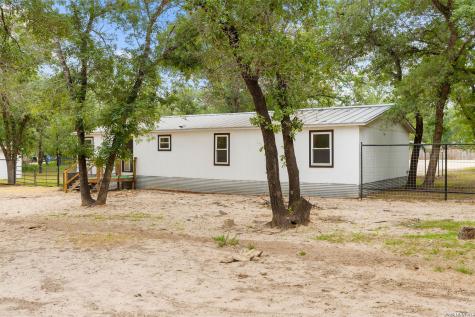 929 Hickory Grove La Vernia TX 78121