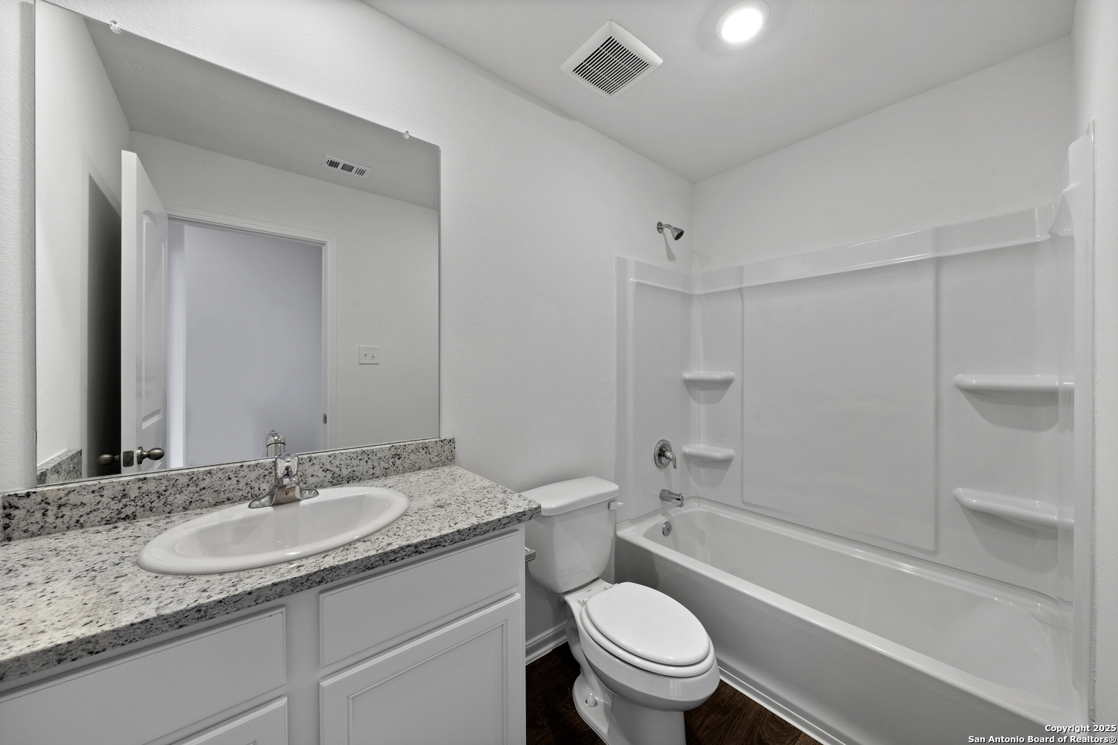 16177 Farmer Lytle TX 78052