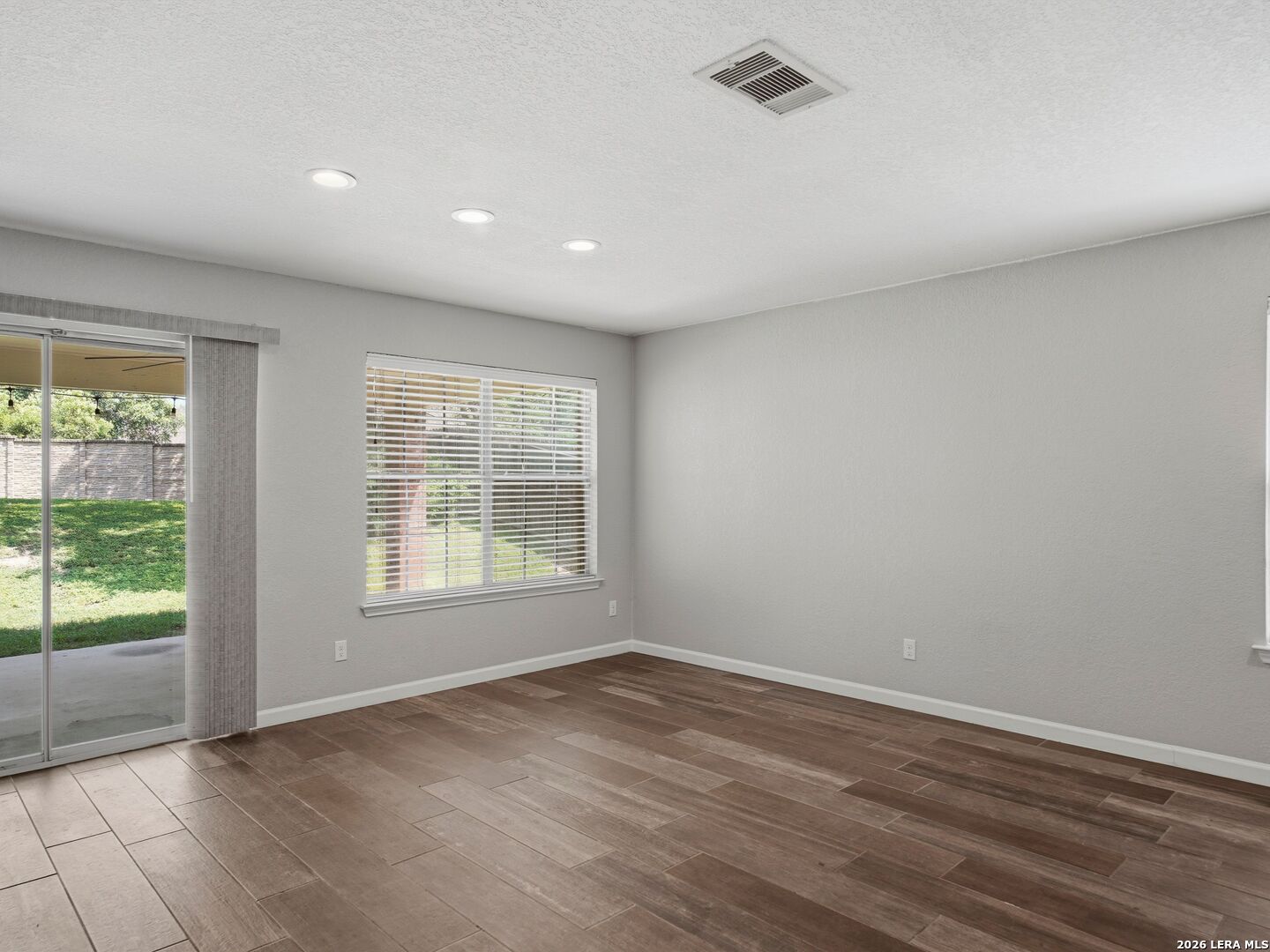 6605 Wood Bench Live Oak TX 78233