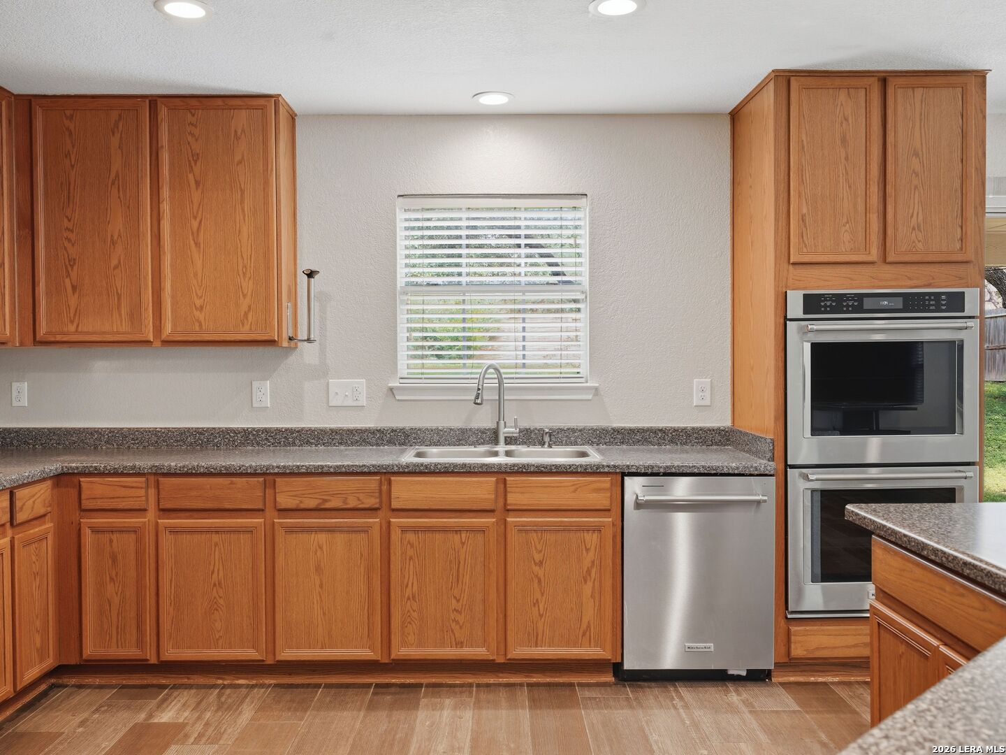 6605 Wood Bench Live Oak TX 78233